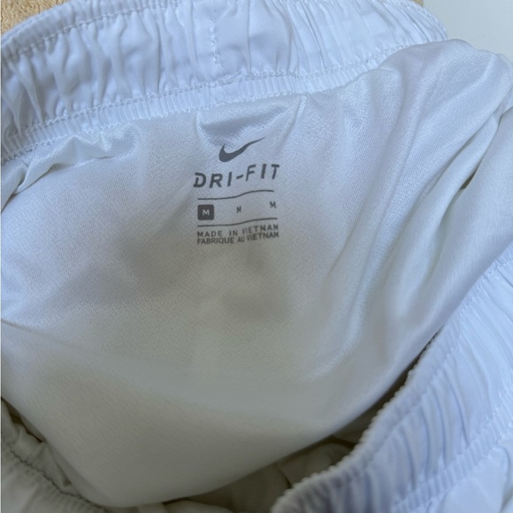 Nike dri fit shorts - Picture 2 of 5